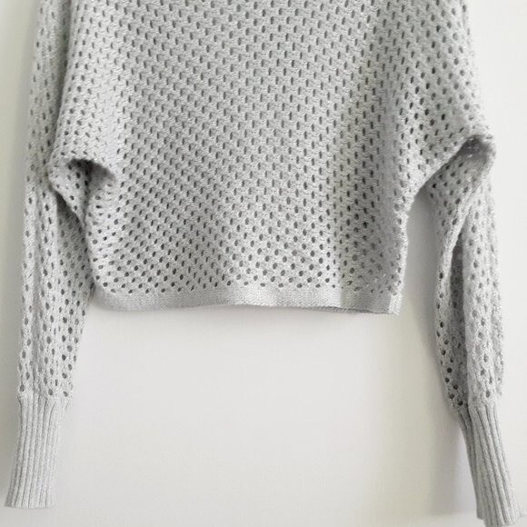 Express Waffle Crochet Metallic Acrylic Gray Knit Sweater Crop Top Size XS/TP - Picture 7 of 10